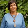 Gyöngy nyaklánc, környezetbarát, újrahasznosított fa, uszadékfa medál, natur, barna, szabályozható méret, kása gyöngy, fagyöngy, pamut fonal, bojtos, barna-drapp, hipoallergén, környezettudatos ékszer