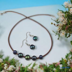   ANAN, édesvízi tenyésztett gyöngy nyaklánc, fülbevaló, bőr, nemesacél, Tenger Lelke