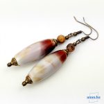 Hosszúkás akril fülbevaló, bézs-barna