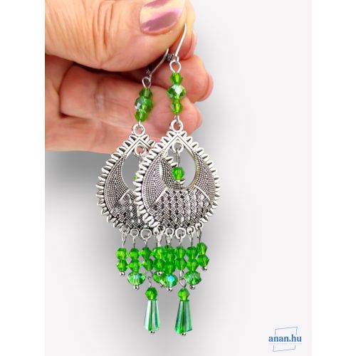 Hangsúlyos antik ezüst fülbevaló, zöld kristály gyöngyökkel