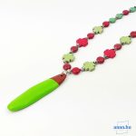 Környezetbarát, újrahasznosított fa, uszadékfa medál, nyaklánc, zöld, vörös, ásvány gyöngy, fém köztesek, környezettudatos ékszer