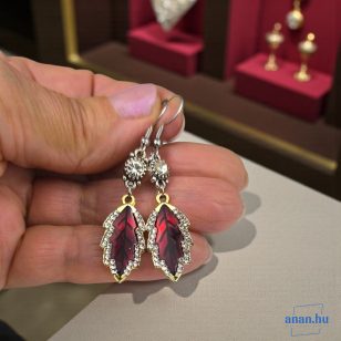   ANAN, alkalmi fülbevaló, üvegkristály, sötétvörös, Csillogás